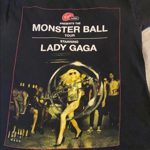 Lady Gaga 2010-11 The Monster Ball Tour T-Shirt - Picture 1 of 2